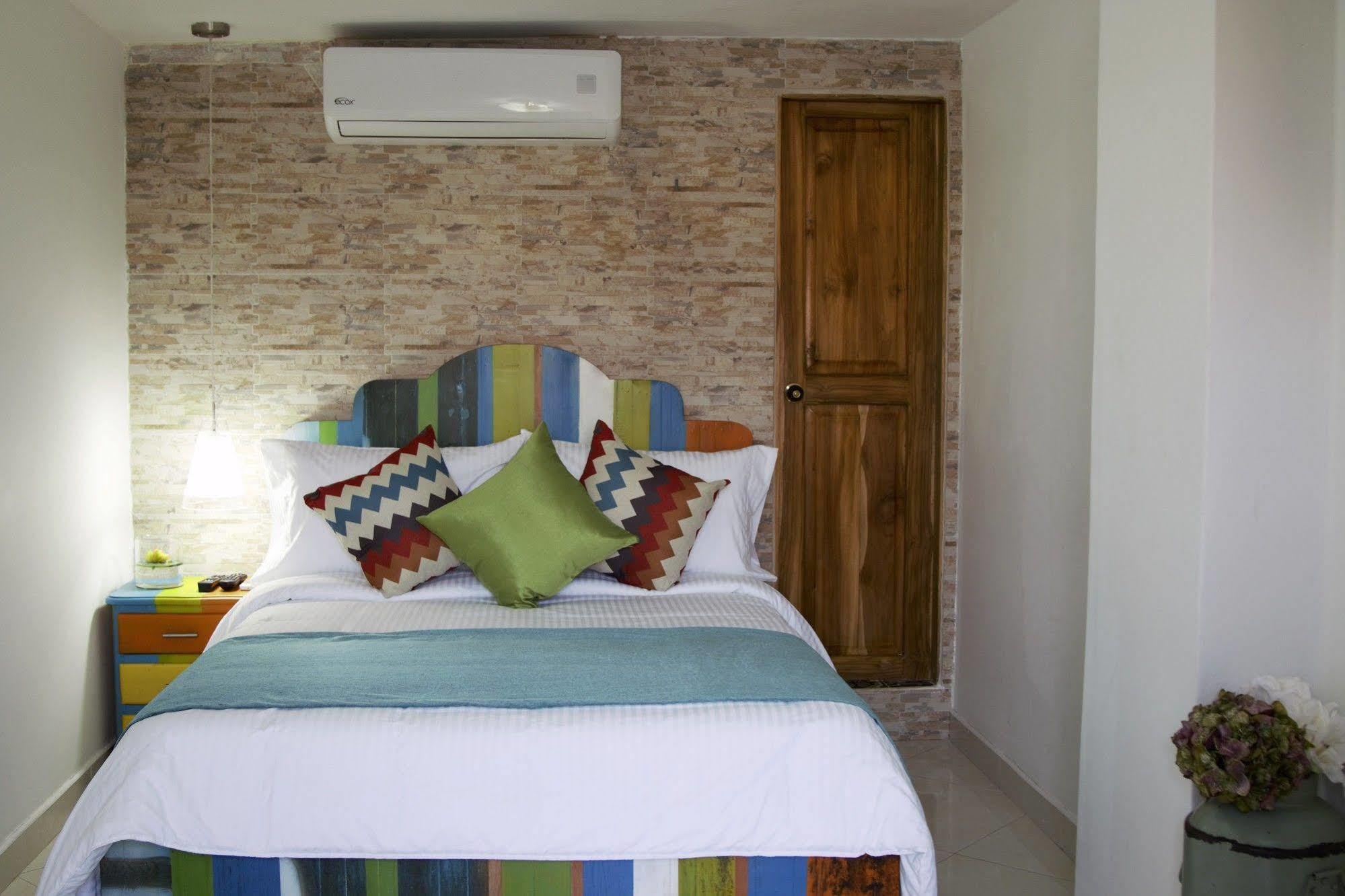 Hotel Voila Signature Casa Isabel 4*
